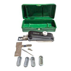Vtg 1940s Singer Buttonholer 160506 Case Green & Accessories